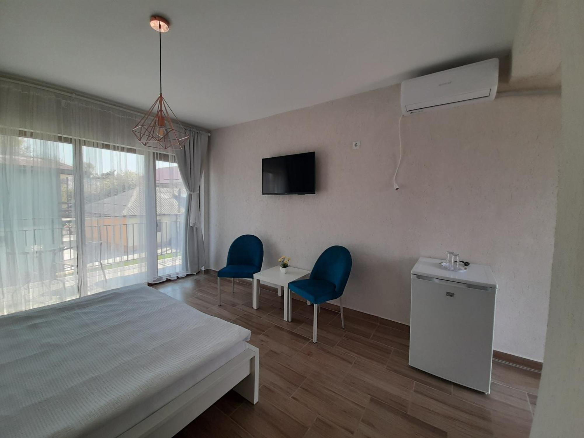 Casa Orhideea Hotel Костинещи Екстериор снимка